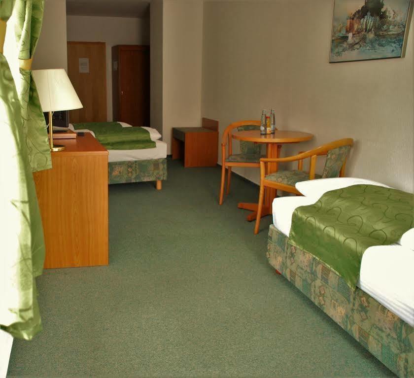 Hotel Abtshof ハルバーシュタット エクステリア 写真
