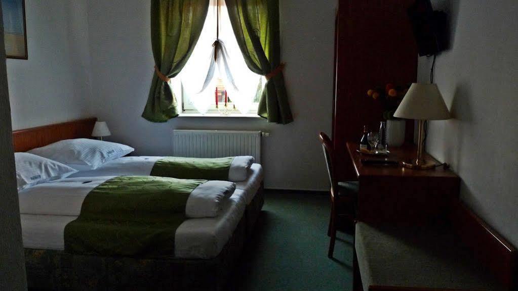 Hotel Abtshof ハルバーシュタット エクステリア 写真