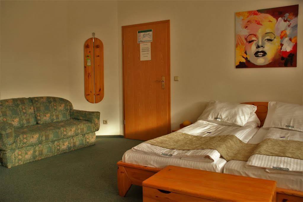 Hotel Abtshof ハルバーシュタット エクステリア 写真