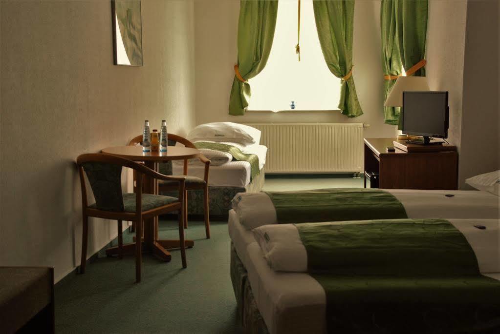 Hotel Abtshof ハルバーシュタット エクステリア 写真